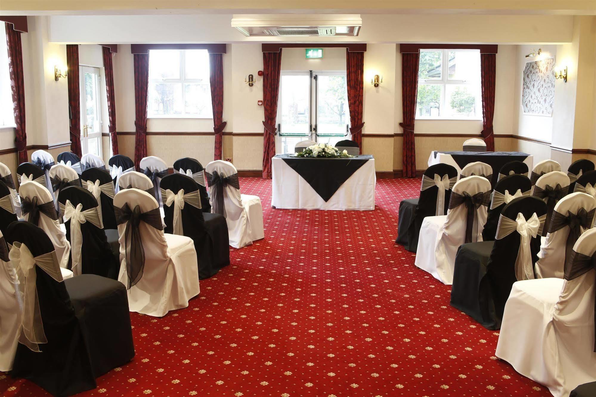 Burnley North Oaks Hotel And Leisure Club エクステリア 写真